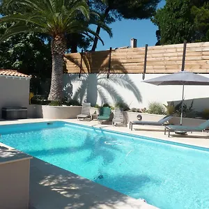 https://la-villa-du-petit-port.fr-provencehotel.com