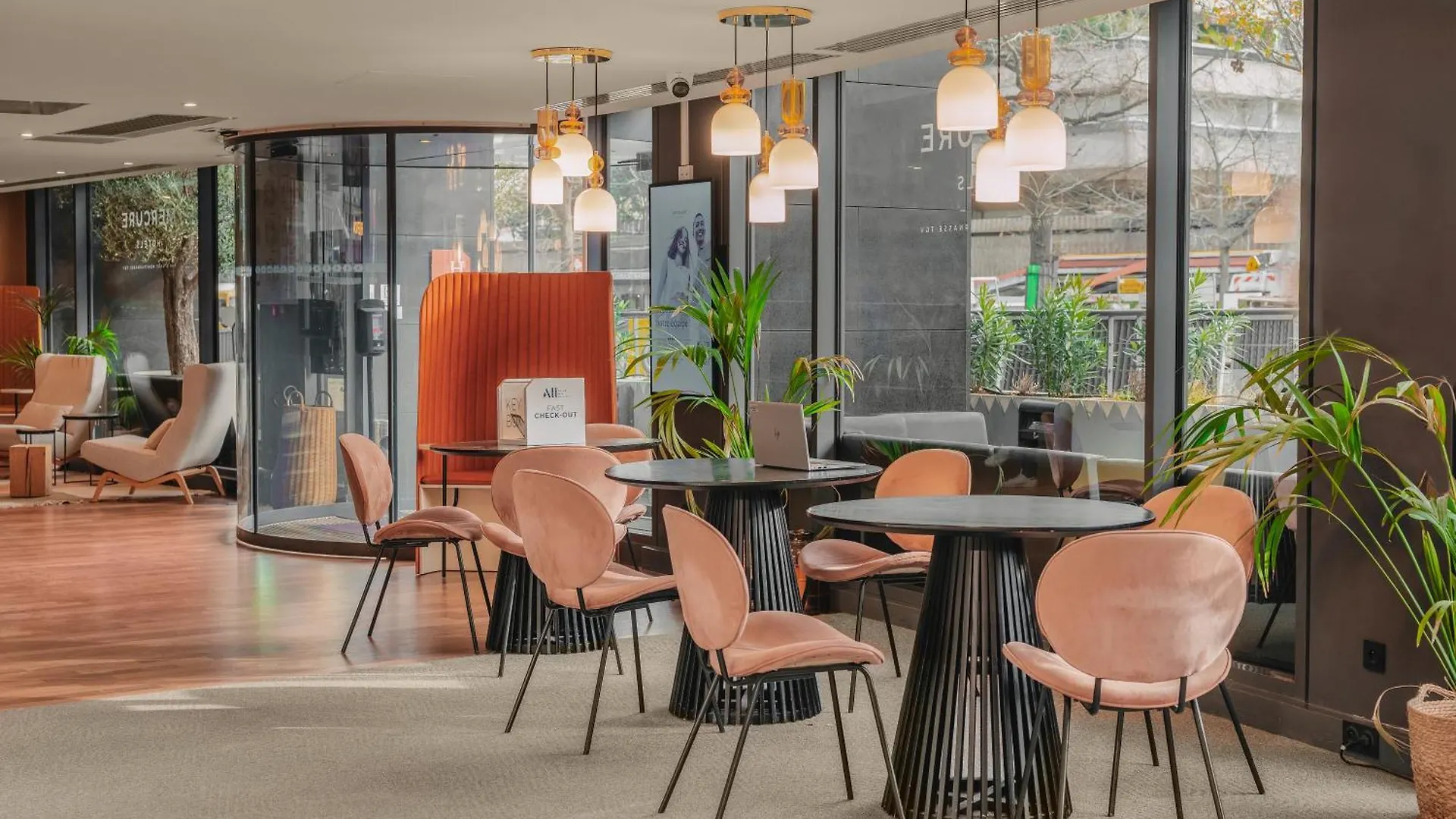 Mercure Paris Gare Montparnasse Tgv Отель